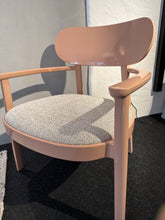 Lade das Bild in den Galerie-Viewer, Kleiner Sessel mit Armlehnen 119SPF