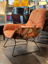Lade das Bild in den Galerie-Viewer, Leya Lounge Chair en Vogue