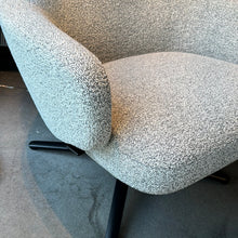 Lade das Bild in den Galerie-Viewer, Sessel Grand Repos mit Ottoman von vitra