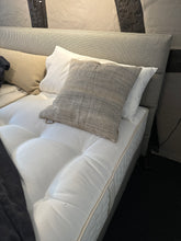 Lade das Bild in den Galerie-Viewer, Schramm Bett Purebeds Paneel