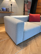 Lade das Bild in den Galerie-Viewer, Mags Sofa
