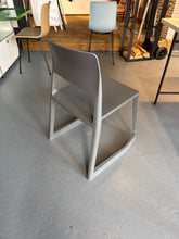 Lade das Bild in den Galerie-Viewer, Tip Ton Stuhl