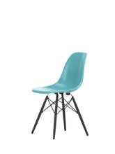 Lade das Bild in den Galerie-Viewer, Eames Fiberglass Chair DSW Limited Edition turquoise