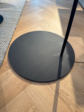 Lade das Bild in den Galerie-Viewer, Stehleuchte Mito Raggio