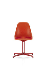 Lade das Bild in den Galerie-Viewer, Eames Fiberglass Side Chair La Fonda