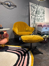 Lade das Bild in den Galerie-Viewer, Sessel Marie mit Ottomane