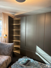 Lade das Bild in den Galerie-Viewer, Kleiderschrank Caccaro