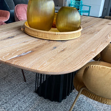 Lade das Bild in den Galerie-Viewer, Basket BC 07 Tisch Janua