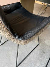 Lade das Bild in den Galerie-Viewer, Leya Armchair low freifrau