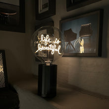 Lade das Bild in den Galerie-Viewer, portable Tischleuchte mit LED Schrift - Akkuversion