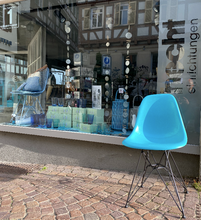 Lade das Bild in den Galerie-Viewer, Eames Fiberglass Chair DSR Limited Edition turquoise