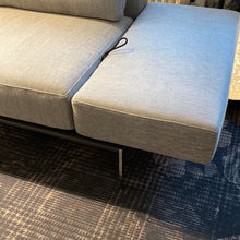 Lade das Bild in den Galerie-Viewer, Zweisitzer Sofa Piu von WeibelWeibel