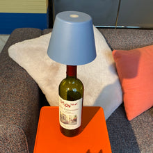 Lade das Bild in den Galerie-Viewer, Akkuleuchte Top 2.0 RGB Flaschenleuchte