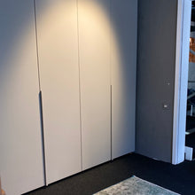 Lade das Bild in den Galerie-Viewer, Intaro Kleiderschrank Interlübke