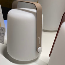 Lade das Bild in den Galerie-Viewer, Balad Akkuleuchte Höhe 25cm Fermob