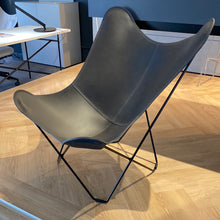 Lade das Bild in den Galerie-Viewer, Butterfly Chair / Sessel