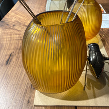 Lade das Bild in den Galerie-Viewer, Guaxs Vase „Nagaa“ L gold