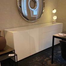 Lade das Bild in den Galerie-Viewer, Sideboard just cube Light von Interlübke
