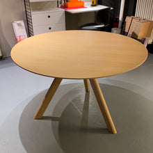 Lade das Bild in den Galerie-Viewer, Esstisch CPH 20 von HAY