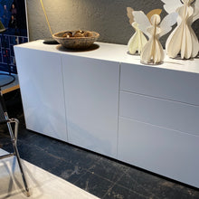 Lade das Bild in den Galerie-Viewer, Sideboard just cube Light von Interlübke