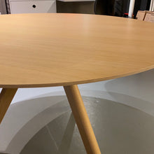 Lade das Bild in den Galerie-Viewer, Esstisch CPH 20 von HAY