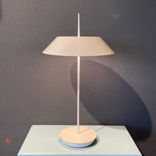 Lade das Bild in den Galerie-Viewer, Mayfair Mini Akkuleuchte