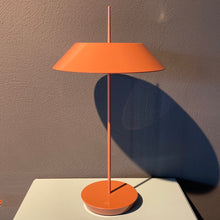 Lade das Bild in den Galerie-Viewer, Mayfair Mini Akkuleuchte