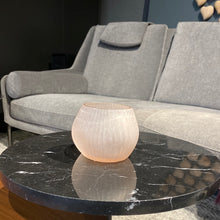 Lade das Bild in den Galerie-Viewer, Guaxs Vase „Nagaa“ Tealight rose