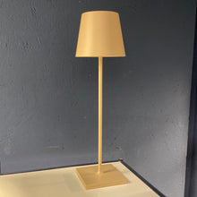 Lade das Bild in den Galerie-Viewer, Tischleuchte Poldina pro Akku