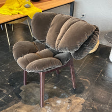 Lade das Bild in den Galerie-Viewer, Stuhl Blue Velvet von edra