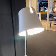 Lade das Bild in den Galerie-Viewer, Stehleuchte FEZ DTW von Baltensweiler