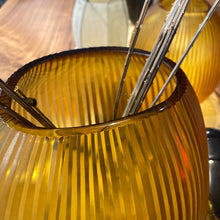 Lade das Bild in den Galerie-Viewer, Guaxs Vase „Nagaa“ L gold