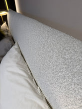 Lade das Bild in den Galerie-Viewer, Schramm Bett LYRA - Limited Edition 2026
