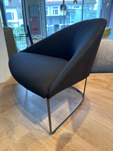 Lade das Bild in den Galerie-Viewer, Sessel Colina M
