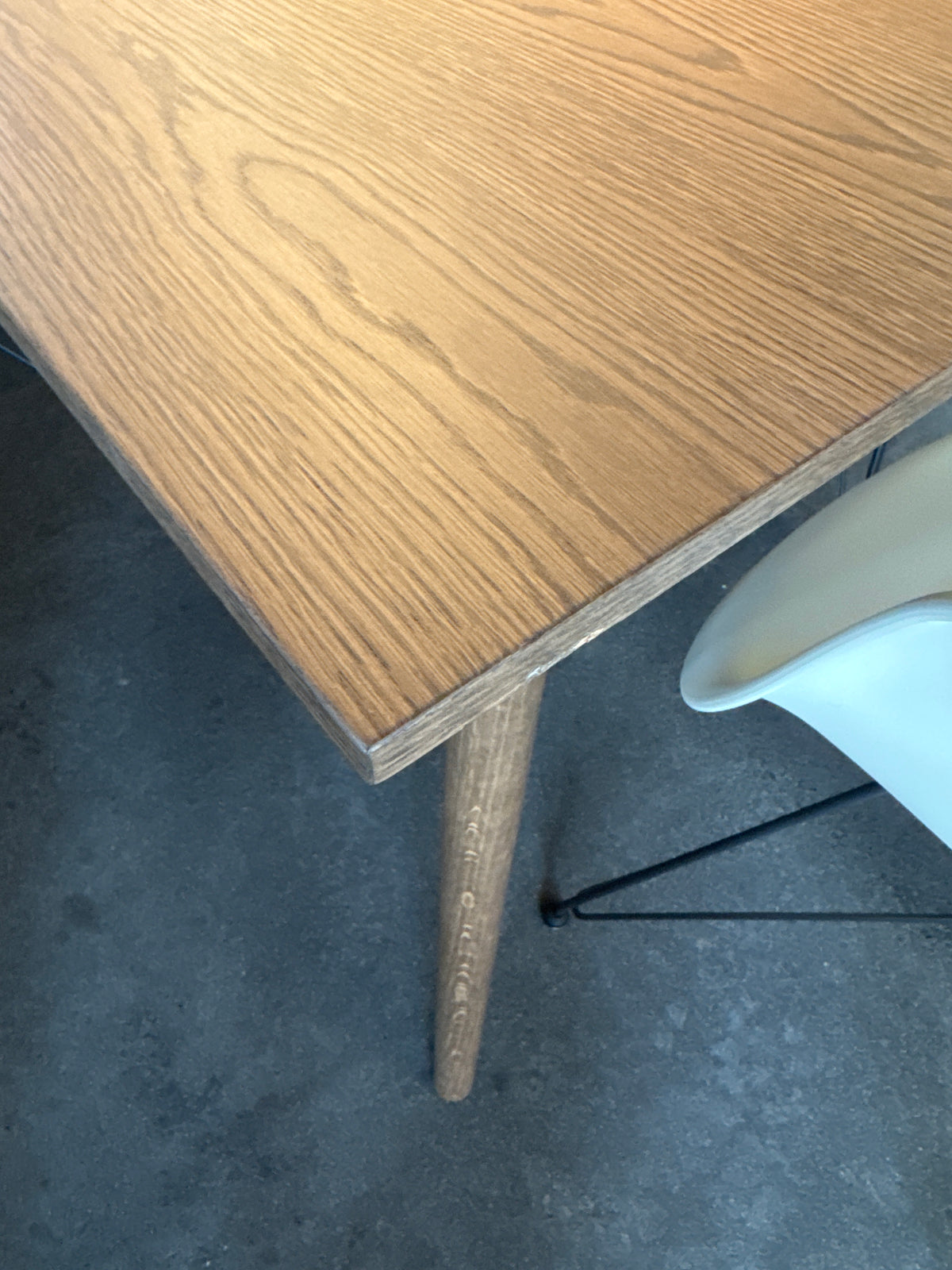 Tisch In Between