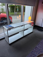 Lade das Bild in den Galerie-Viewer, USM Sideboard
