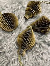 Lade das Bild in den Galerie-Viewer, Weihnachts - Papieranhänger - 4er Set - Deko
