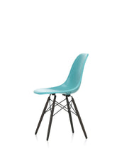 Lade das Bild in den Galerie-Viewer, Eames Fiberglass Chair DSW Limited Edition turquoise
