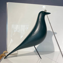 Lade das Bild in den Galerie-Viewer, Eames House Bird
