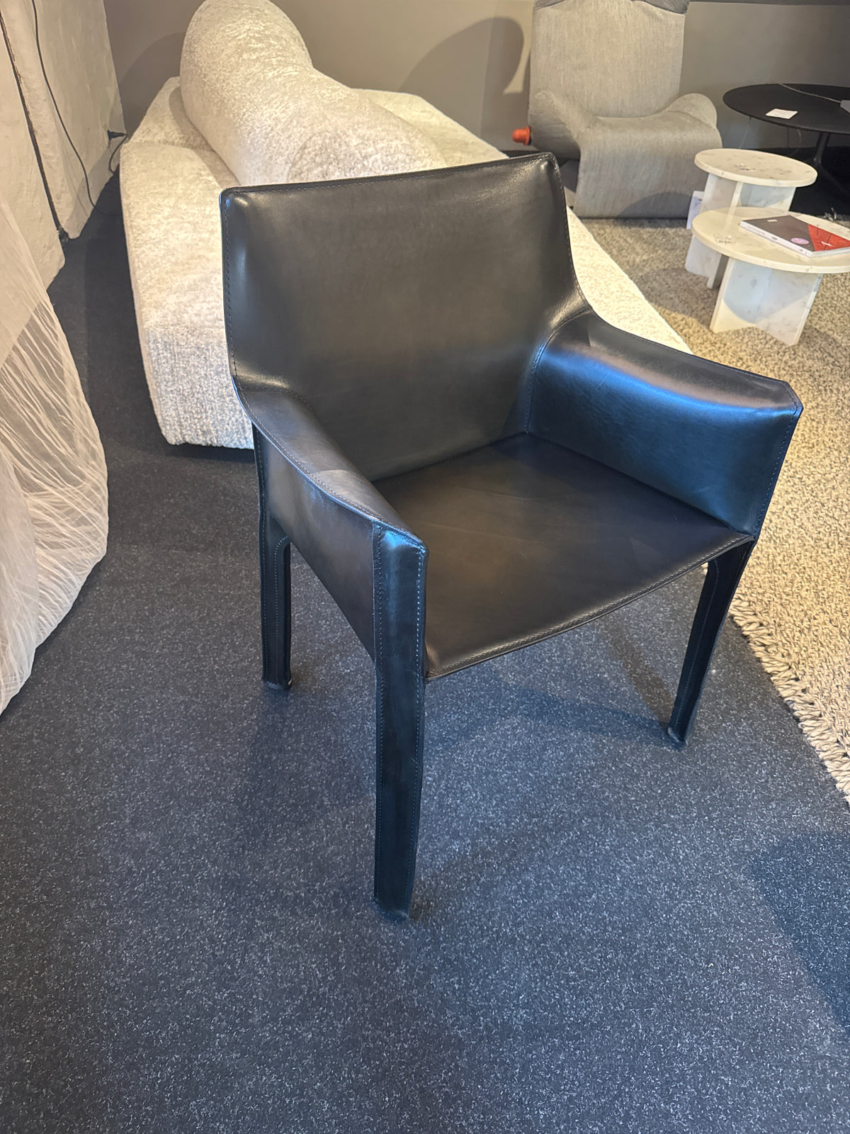 CAB Kernleder Stuhl mit Armlehnen