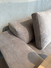 Lade das Bild in den Galerie-Viewer, Zweisitzer Sofa open
