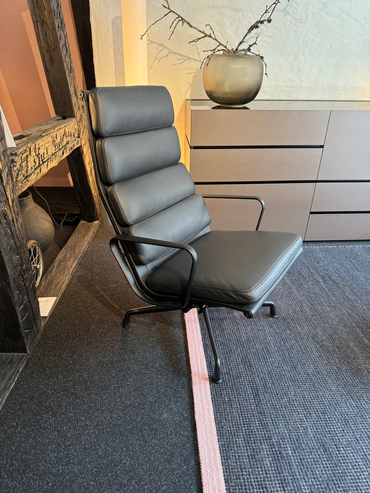Sessel Soft Pad Chair EA 222