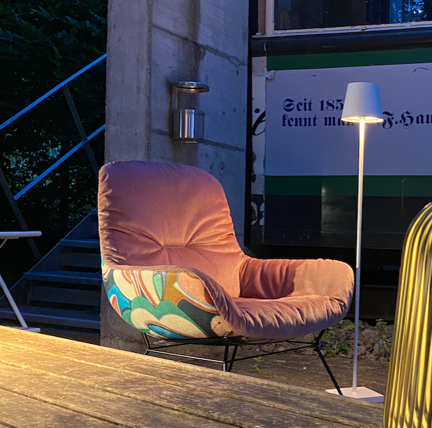 Leya Lounge Chair en Vogue