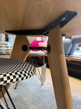 Lade das Bild in den Galerie-Viewer, Runder Esstisch Guéridon
