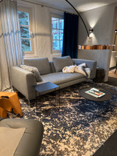 Lade das Bild in den Galerie-Viewer, Zweisitzer Sofa Charles von B&amp;B Italia
