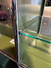 Lade das Bild in den Galerie-Viewer, USM Regal
