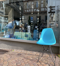 Lade das Bild in den Galerie-Viewer, Eames Fiberglass Chair DSR Limited Edition turquoise
