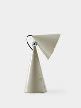 Lade das Bild in den Galerie-Viewer, Pose portable Akkuleuchte
