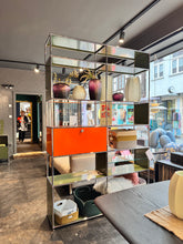 Lade das Bild in den Galerie-Viewer, USM Regal
