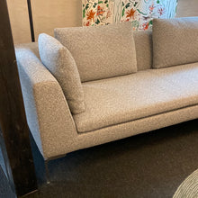 Lade das Bild in den Galerie-Viewer, Zweisitzer Sofa Charles von B&amp;B Italia
